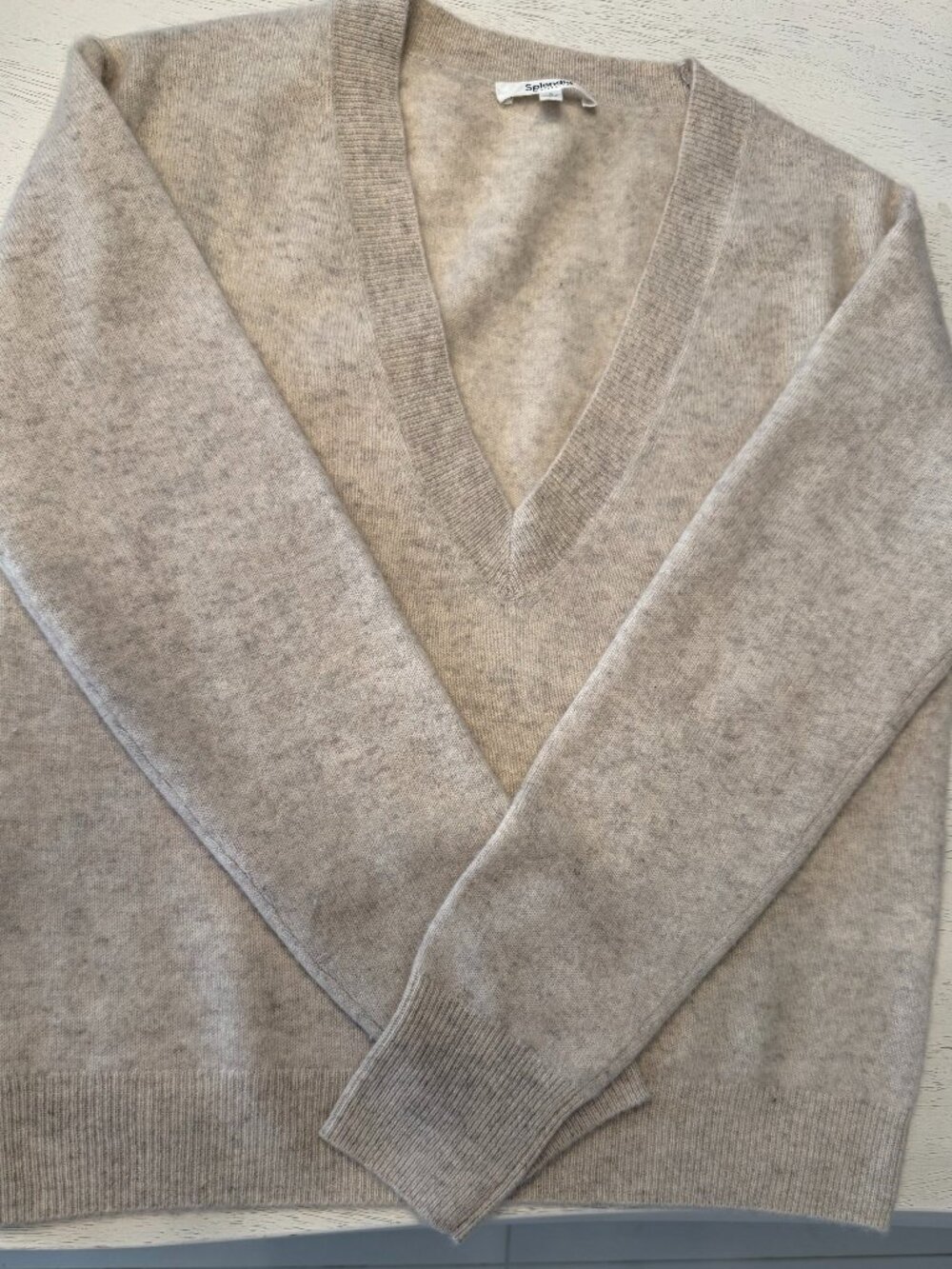 Splendid Cashmere V Neck Sweater, Light Gray Heather Color, Size S